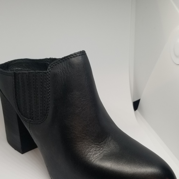 Adam Tucker Shoes - Black slide in Cloh